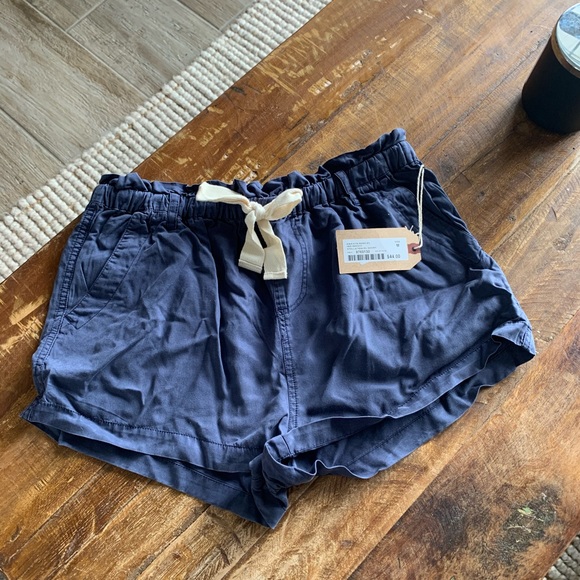 Shorts - Picture 2 of 4